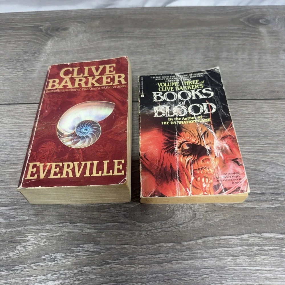 Clive Barker: PB Book Lot Of 2 Books Of Blood & Everville